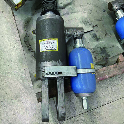 Multiple-Cylinder Hydraulic Cone Crusher-Hydraulic Cylinder.jpg